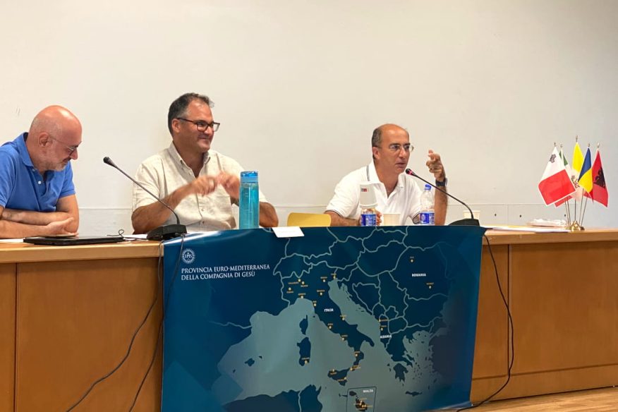 P. Giuseppe Riggio, P. Ronny Alessio, P. Luciano Larivera alla 2a Congregazione Provinciale della Provincia Euro-Mediterranea dei gesuiti