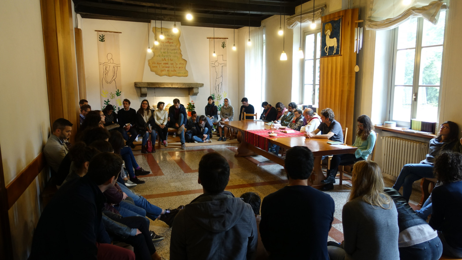 Gesuiti e famiglie riuniti in preghiera nella comunità di Villapizzone