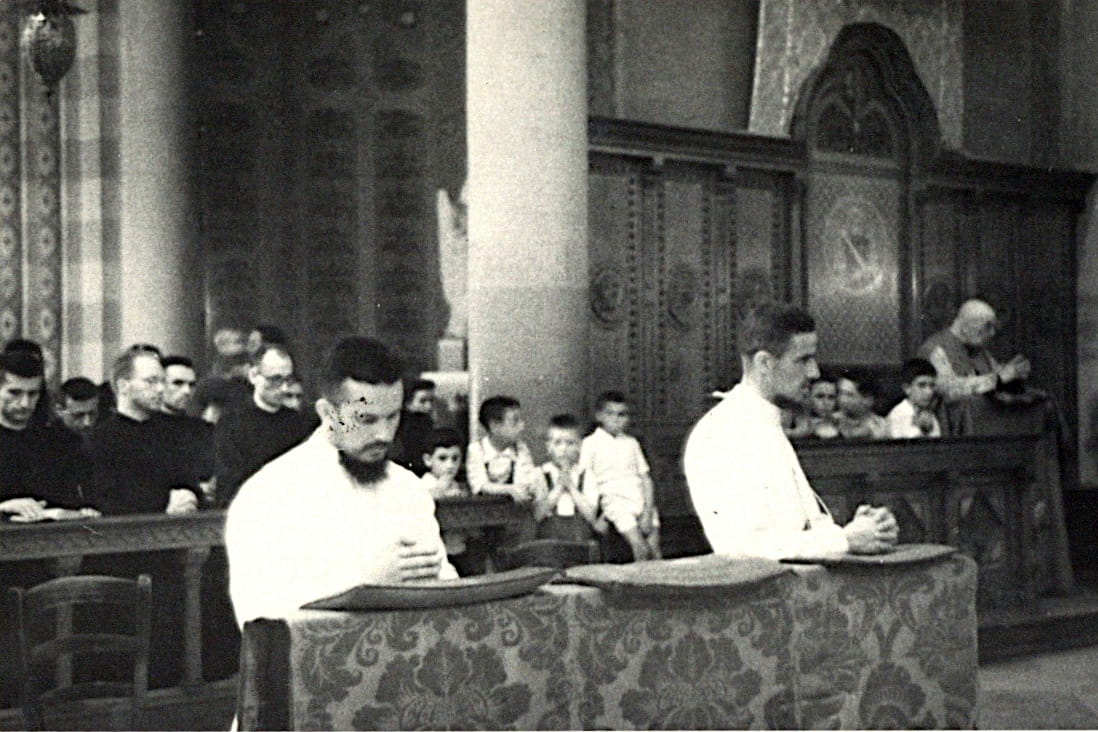 Gesuiti missionari alla messa di saluto prima della partenza. Lonigo - Archivio Storico - Gesuiti, Provincia Euro-Mediterranea